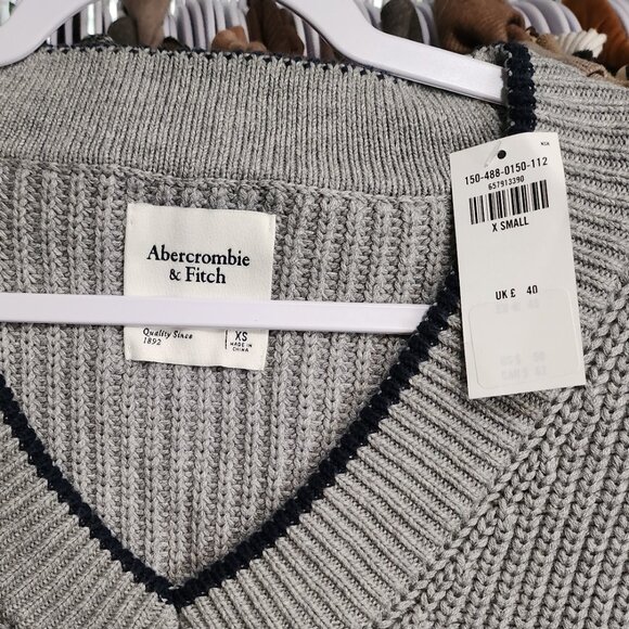 NWT Abercrombie & Fitch Sweater Vest - Picture 2 of 5
